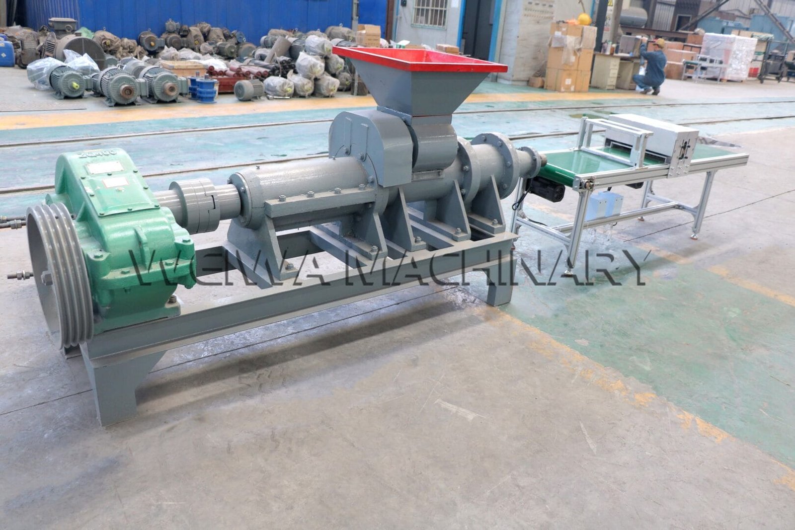 charcoal extruder with cutter