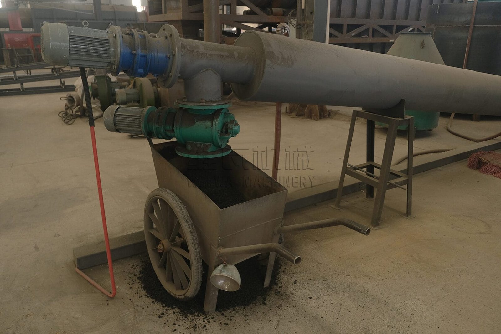Continuous carbonization furnace